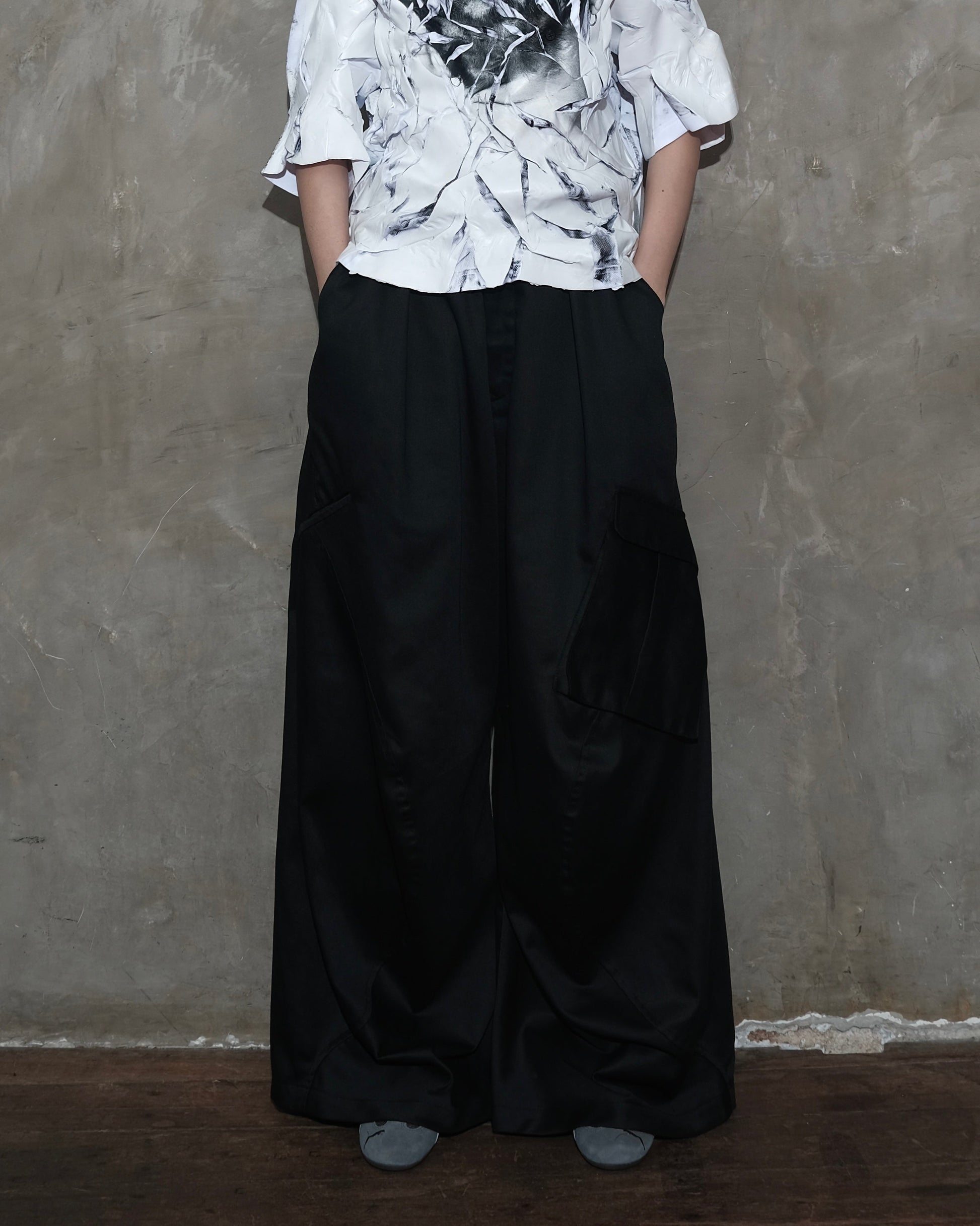 Warp Cargo Pants in Black - BEV C multi label store