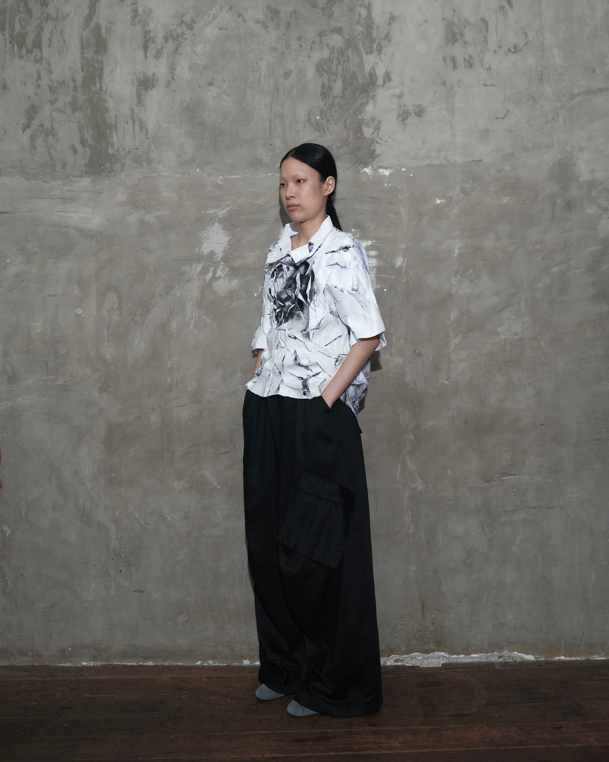 Warp Cargo Pants in Black - BEV C multi label store