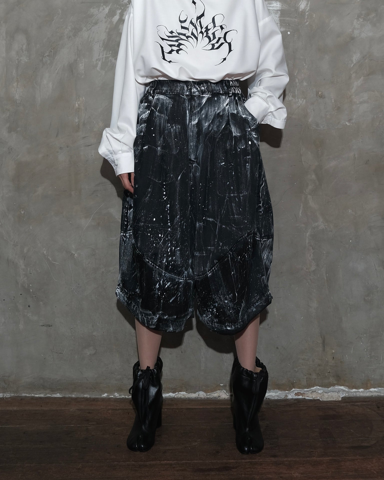 Curveform Jorts in Black Chaos - BEV C multi label store