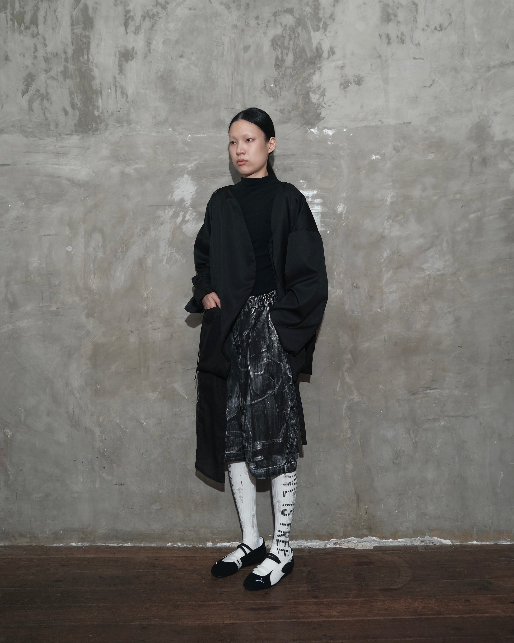 Rotten Roses Blazer in Black - BEV C multi label store