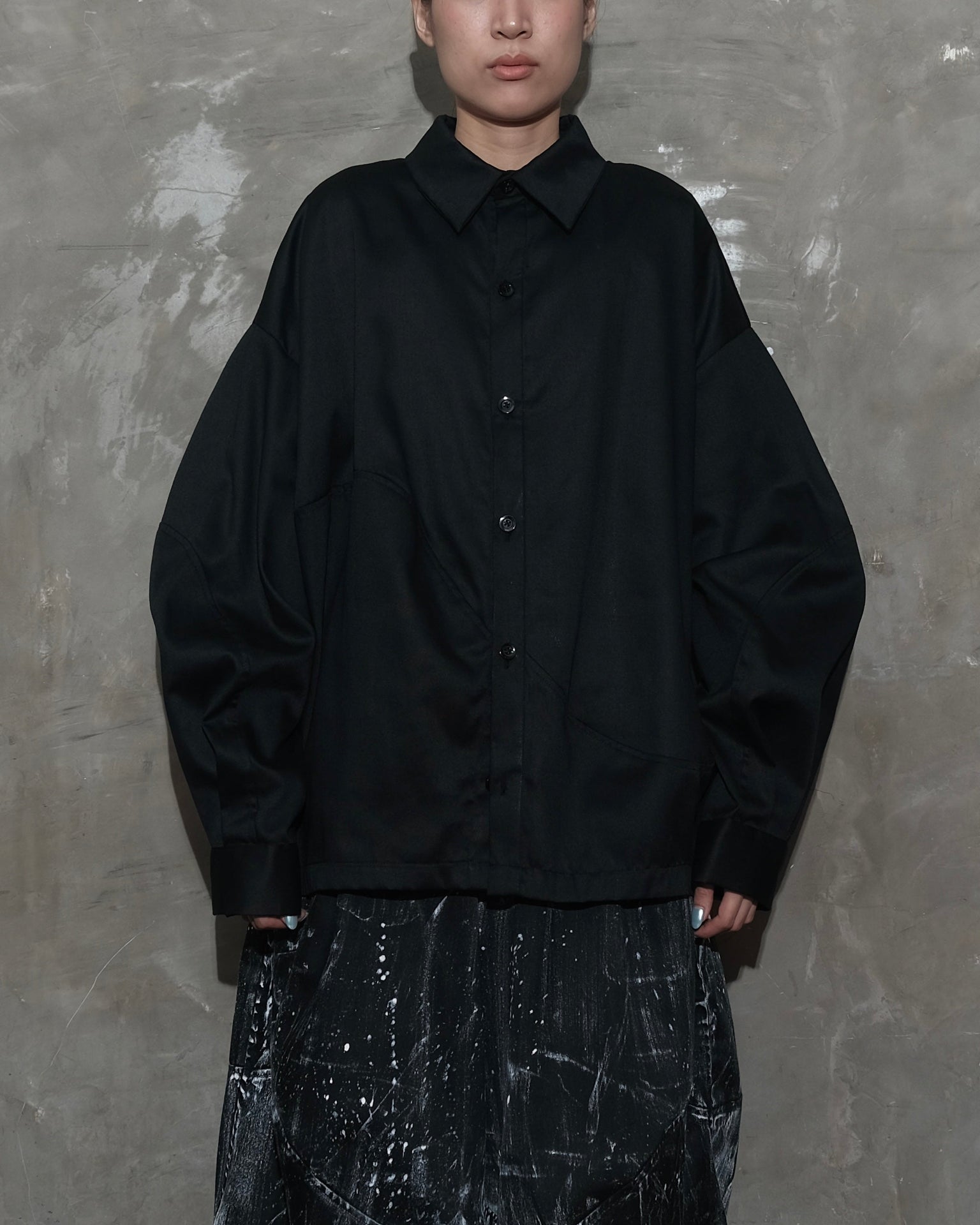 Linea Shirt in Black - BEV C multi label store