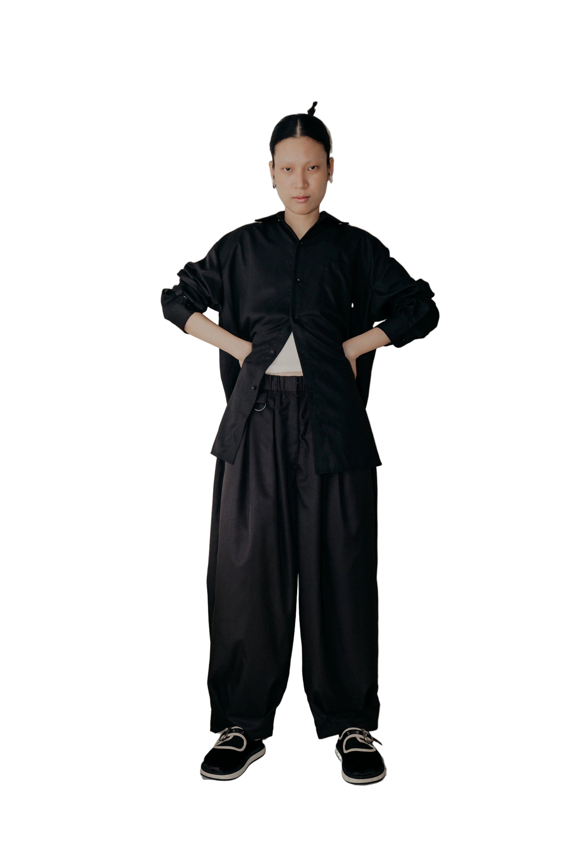 Magnolia Giant Collar Shirt in Black - BEV C multi label store