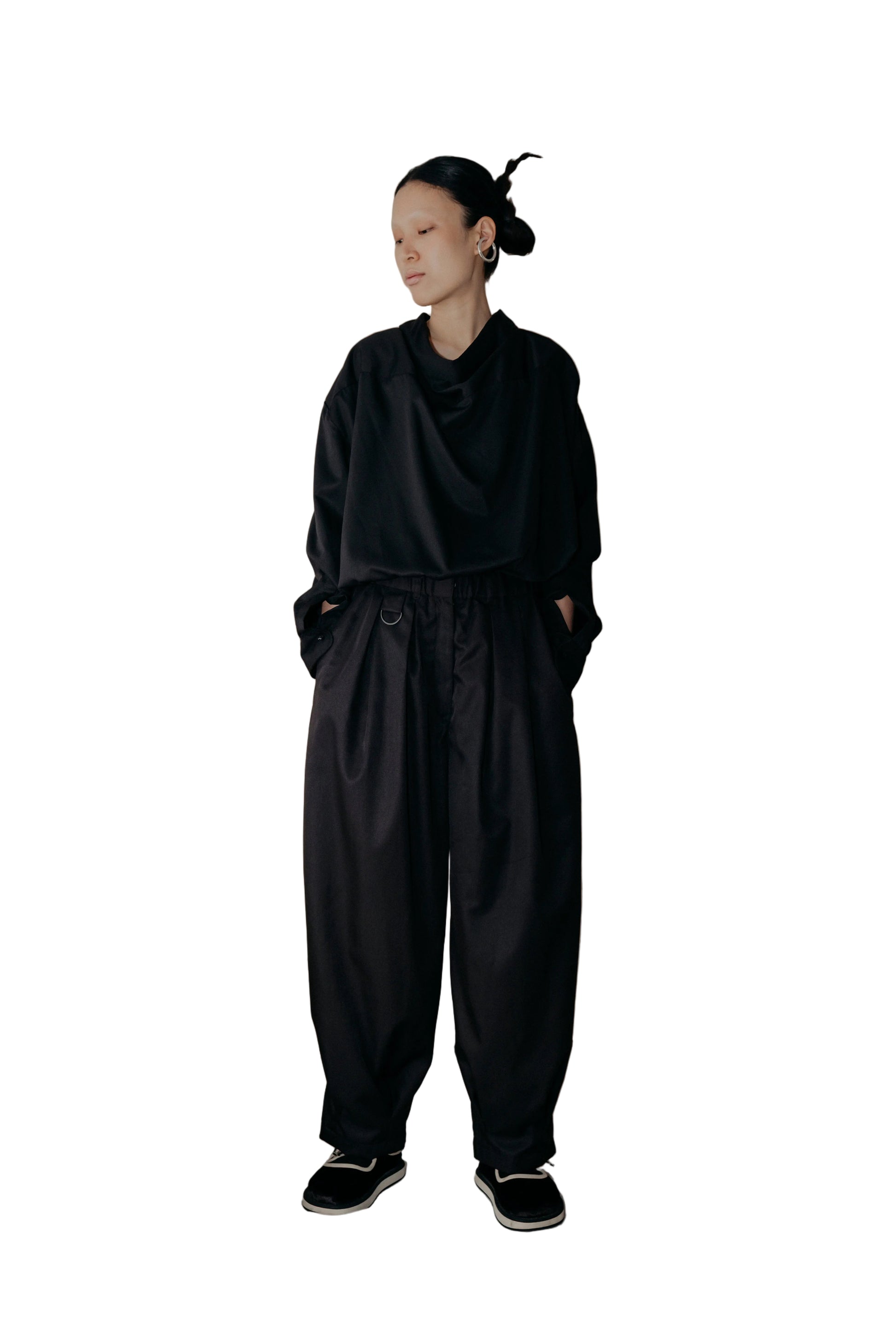 Magnolia Giant Collar Shirt in Black - BEV C multi label store