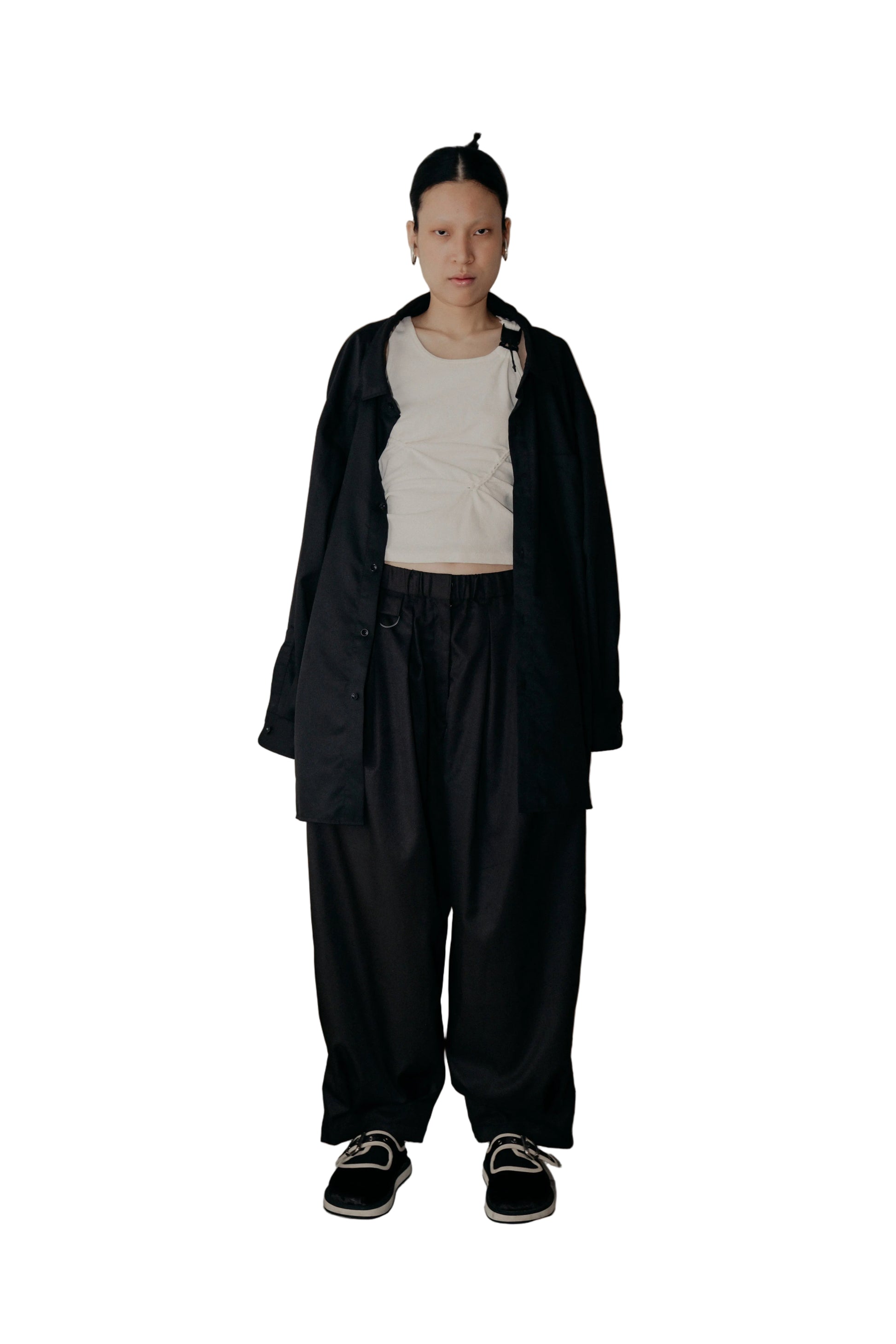 Magnolia Giant Collar Shirt in Black - BEV C multi label store