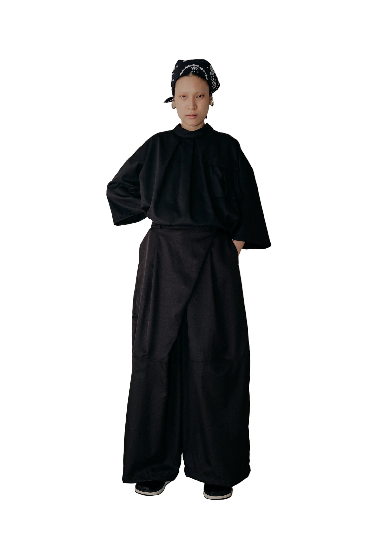 Bow Bow Box Shirt in Black - BEV C multi label store