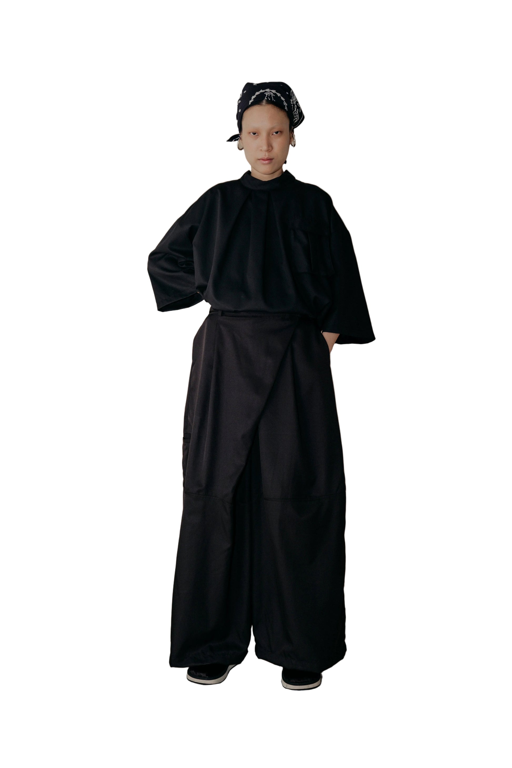 Bow Bow Box Shirt in Black - BEV C multi label store