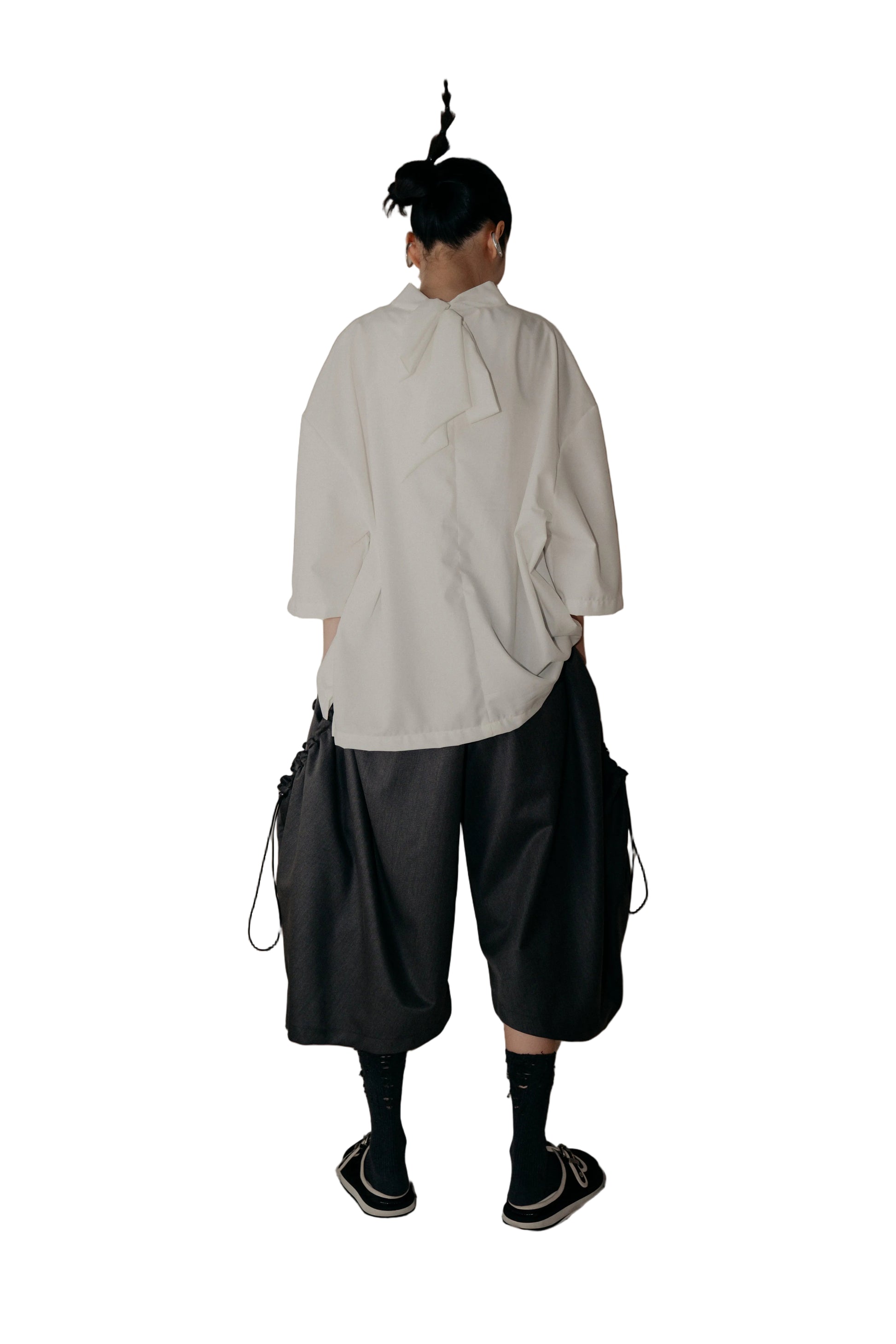 Bow Bow Box Shirt in White - BEV C multi label store