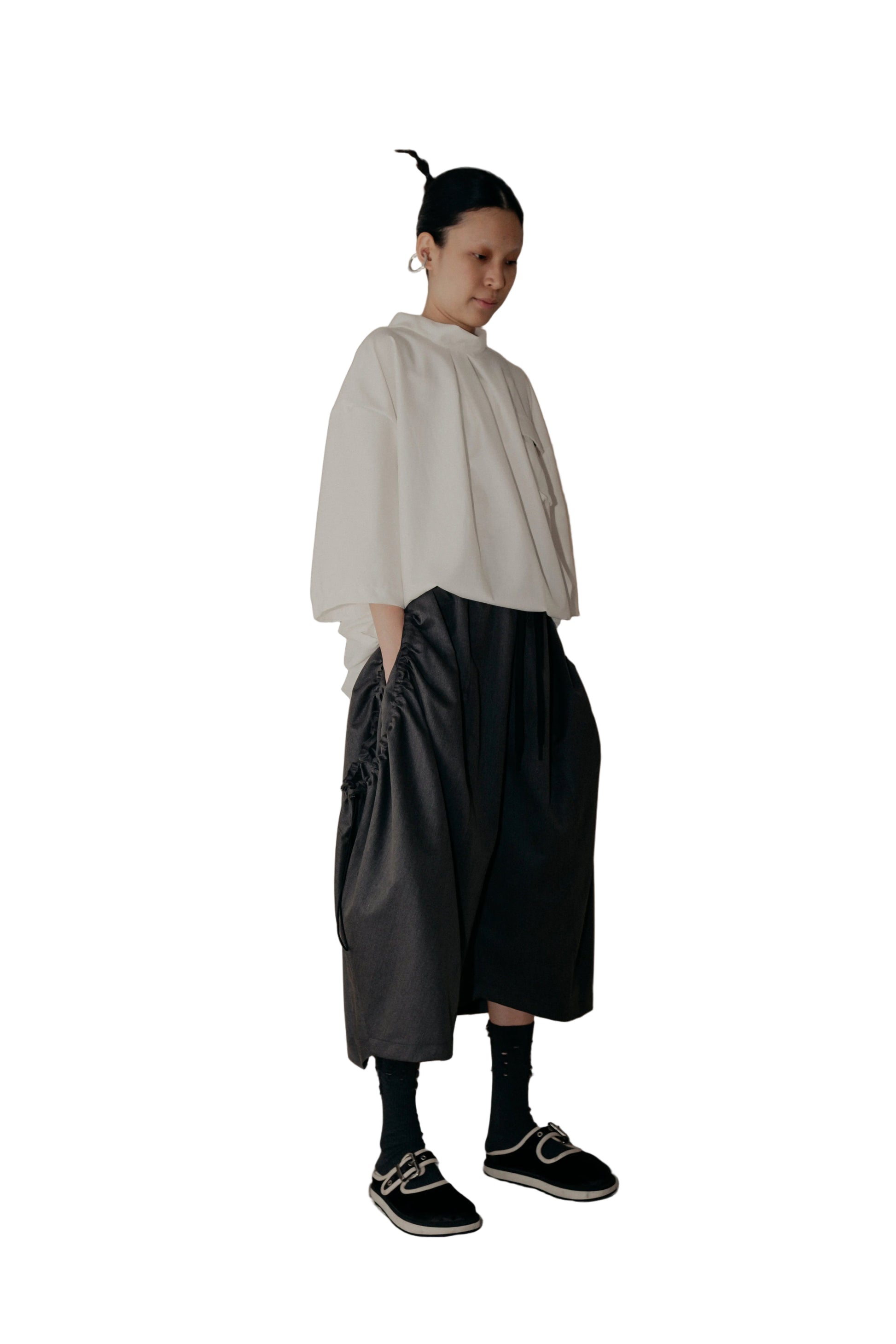 Nepenthes Giant Pocket Pants in Grey - BEV C multi label store