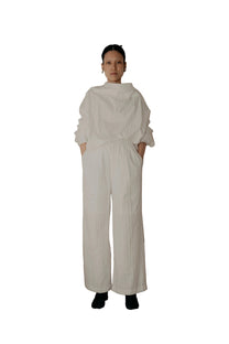 Magnolia Giant Collar Shirt in White Line - BEV C multi label store