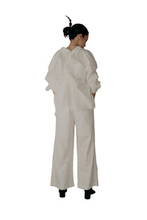 Magnolia Giant Collar Shirt in White Line - BEV C multi label store