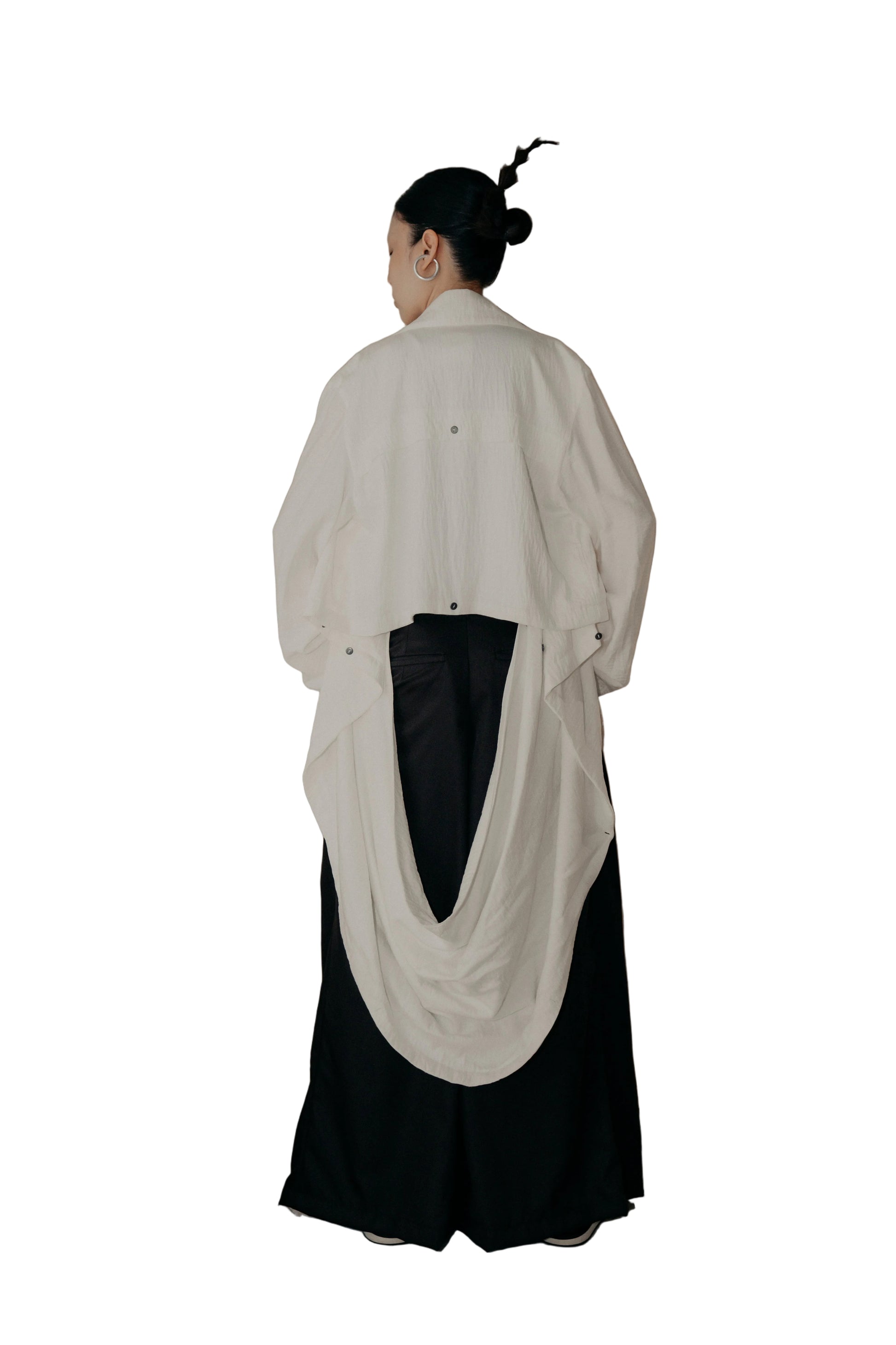 Saiyan Jacket Blazer in White - BEV C multi label store