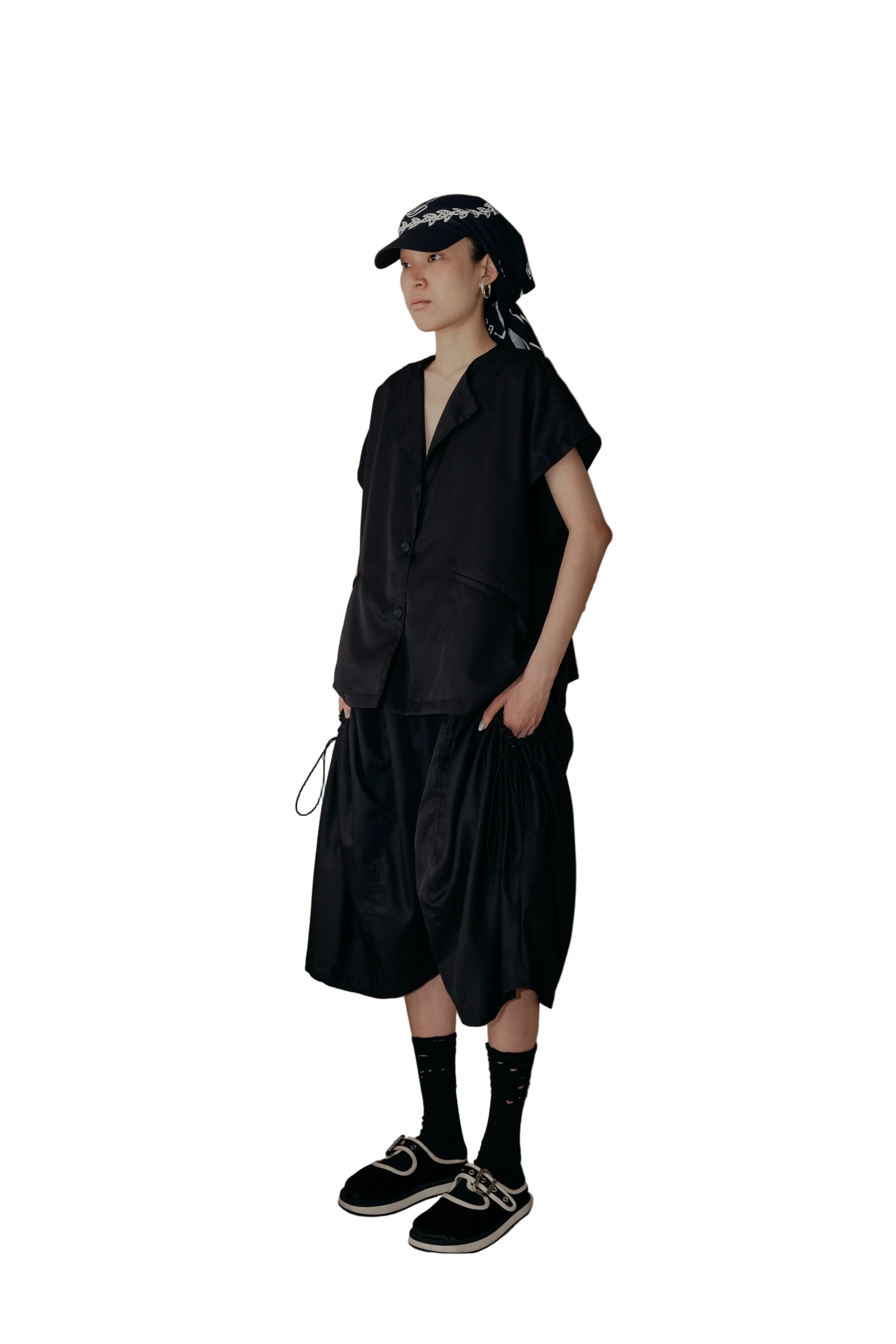 Boxybox Jacket in Black - BEV C multi label store