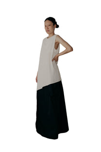 Two-Way Side Pocket Skirt in Black - BEV C multi label store