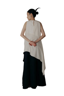 Two-Way Side Pocket Skirt in Black - BEV C multi label store