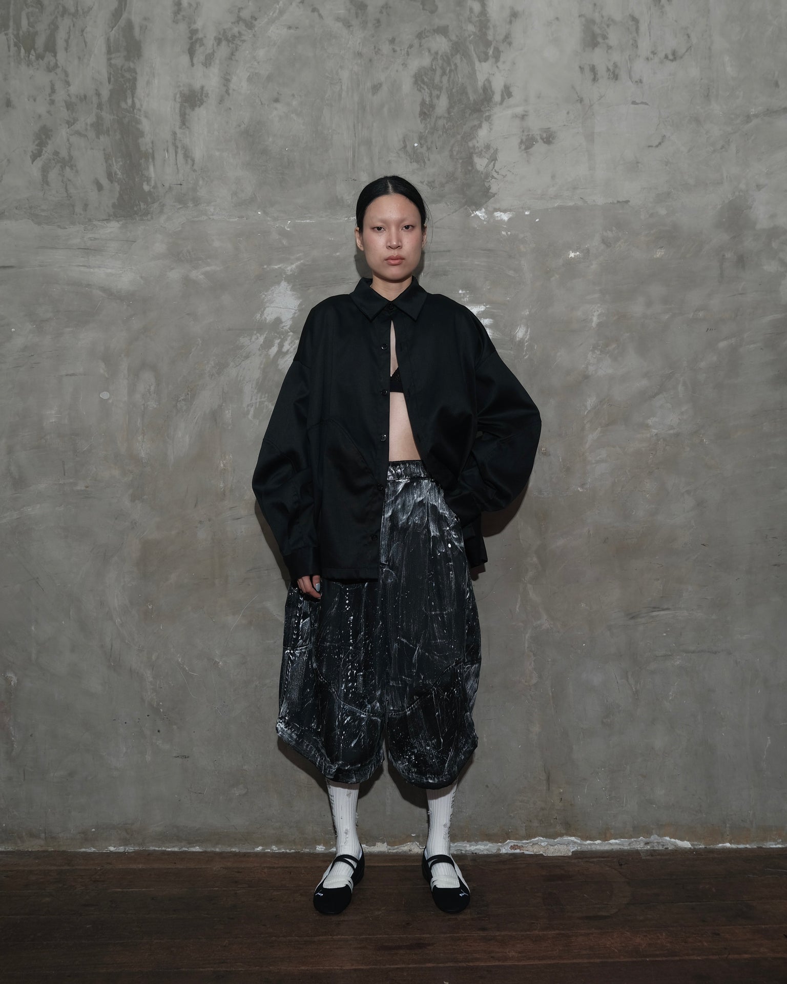 Linea Shirt in Black - BEV C multi label store