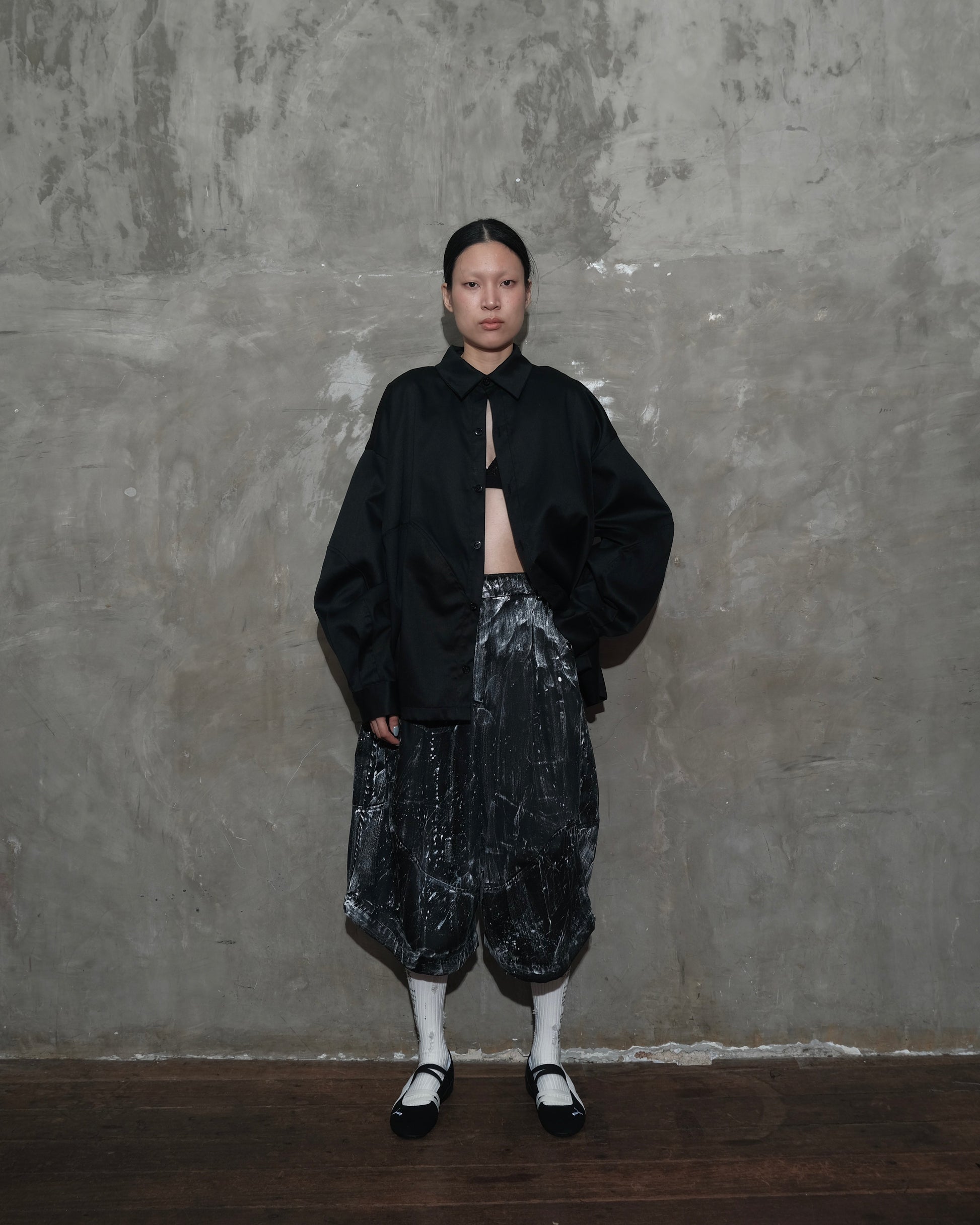 Linea Shirt in Black - BEV C multi label store