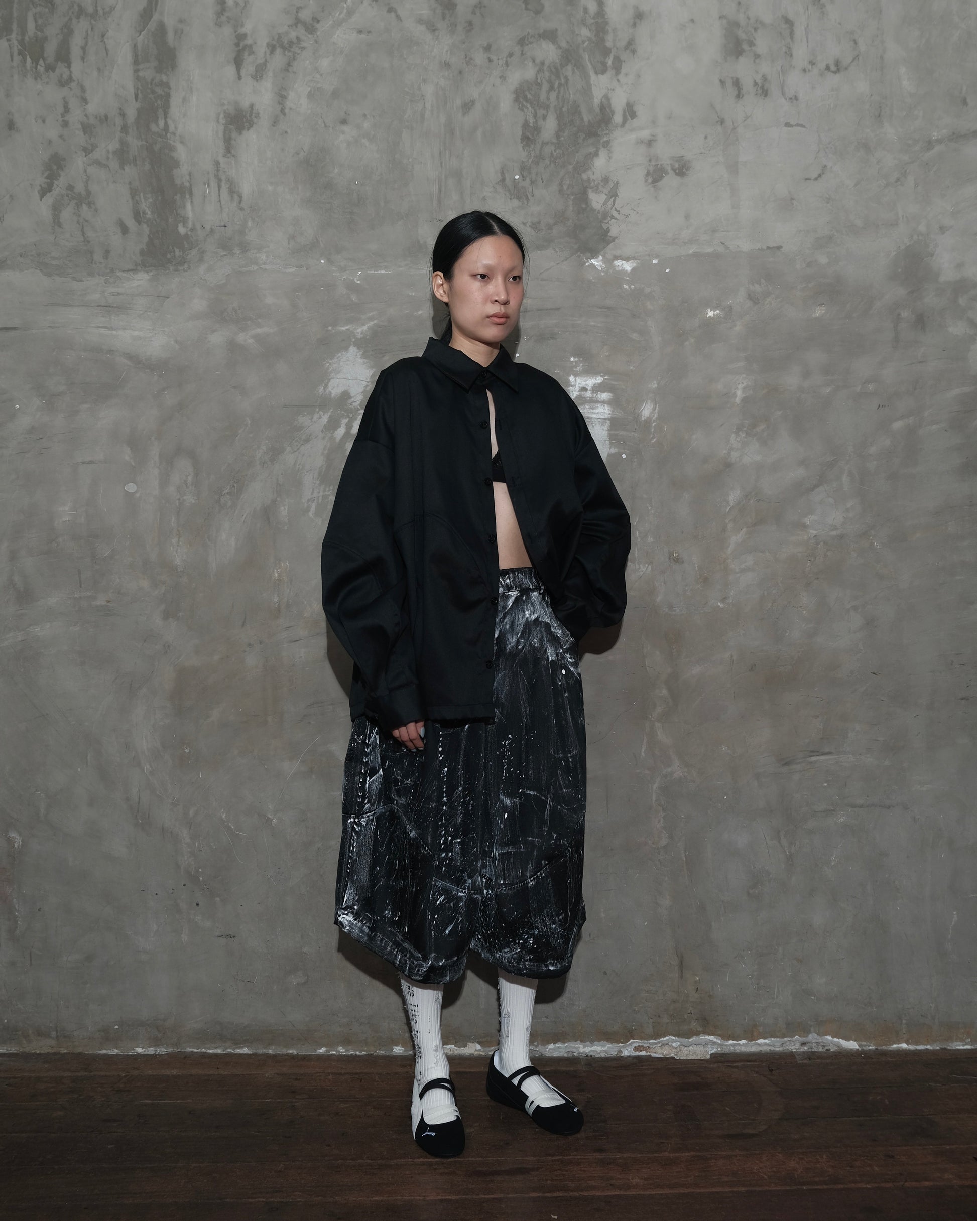 Linea Shirt in Black - BEV C multi label store